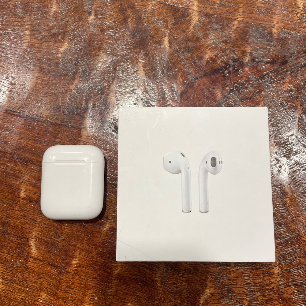 AIRPODS With CHARGING CASE 2nd Generation